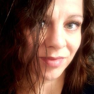 Meet your Posher, Fay